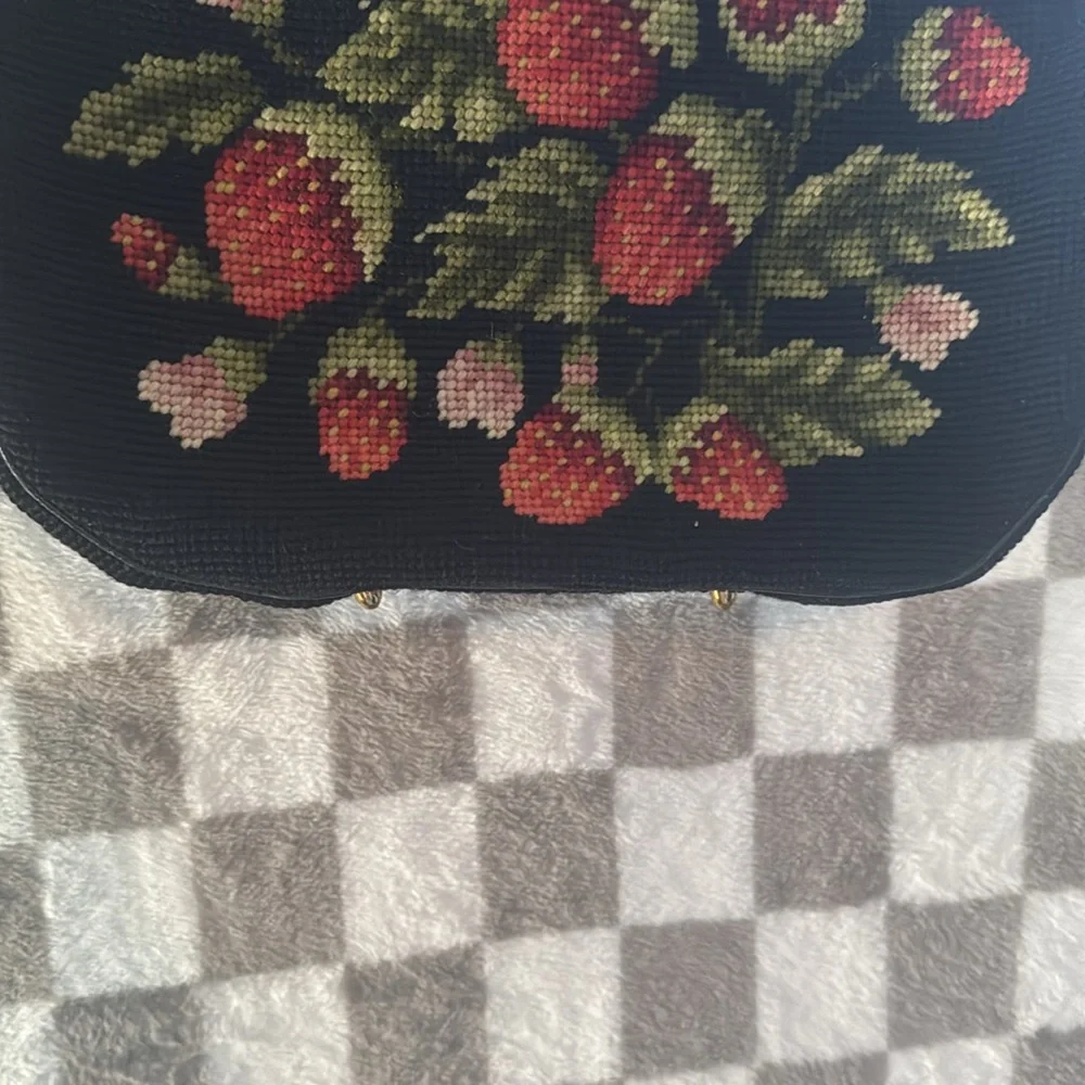 Koro Creation Vintage NeedlePoint Tapestry Women’s Strawberry Handbag - Picture 3 of 16